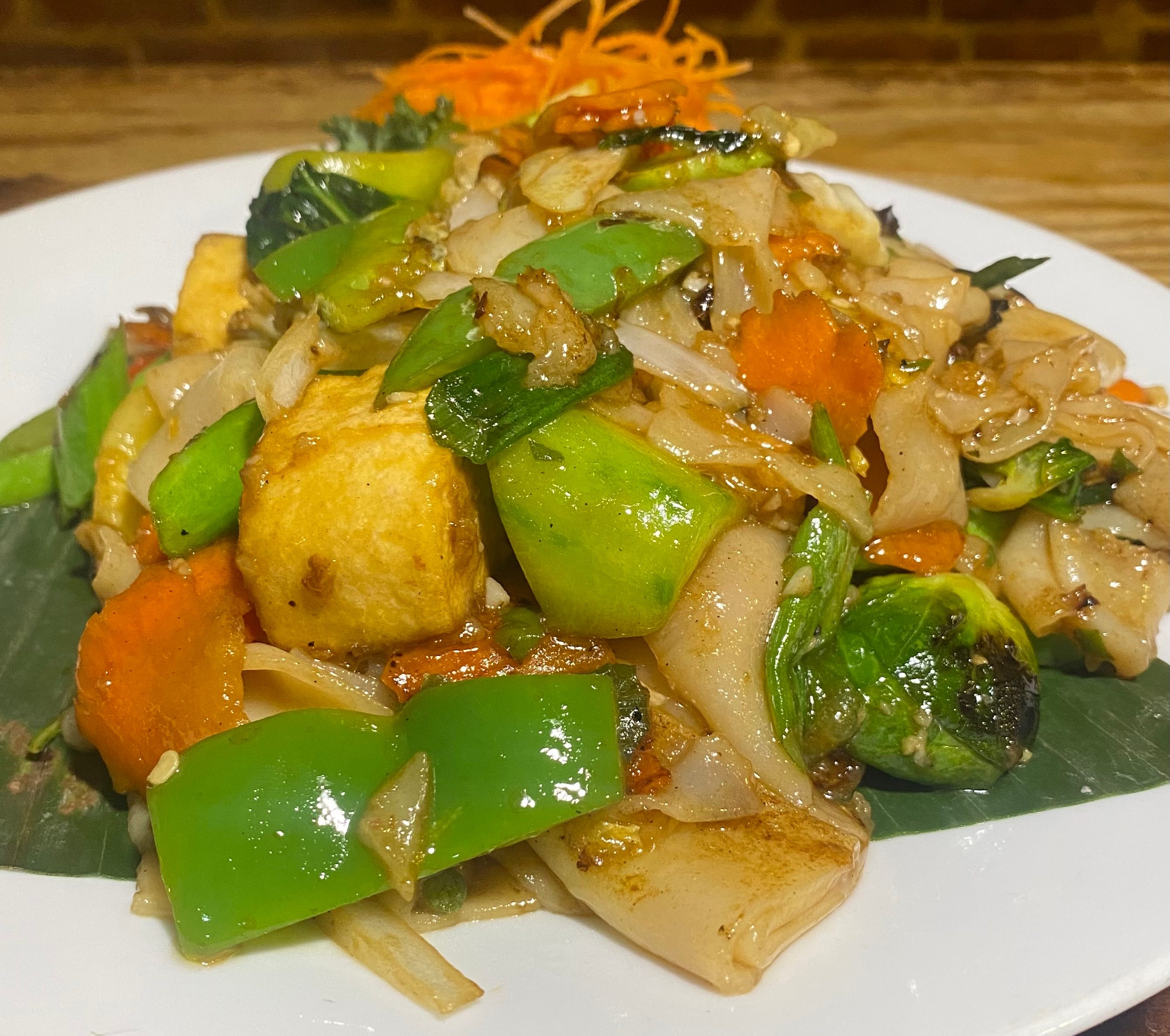 Vegetarian Pad Kee Mao.