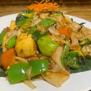 Vegetarian Pad Kee Mao