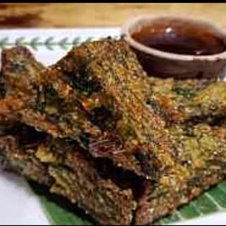 Vegetarian Chive Pancake (Thai Pan-Fried Chive Cake)